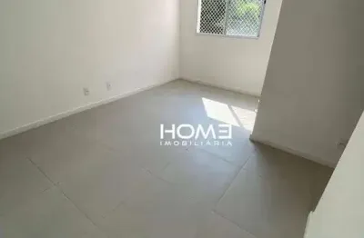 Apartamento reformado 2 quartos com vaga – condomínio bela vista