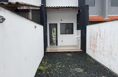 Lindo geminado em excelente localização no bairro jardim iririú