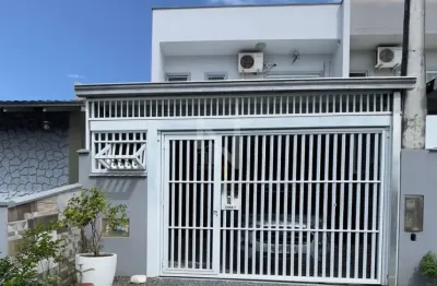 Casa com 2 quartos à venda no Iririú, Joinville 