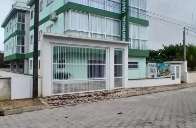 Aconchegante apartamento a poucos metros da praia do ervino