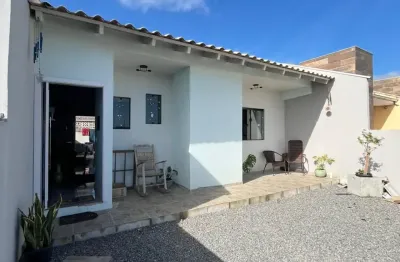 Geminado pronto para morar e bem localizado na praia do ervino