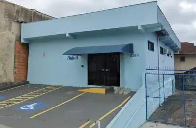 Sala comercial em excelente localização no bairro boa vista