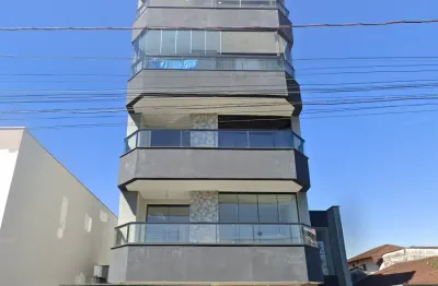 Amplo apartamento em excelente localização no bairro costa e silva