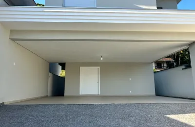 Casa de alto padrão averbada em excelente localização no bairro glória