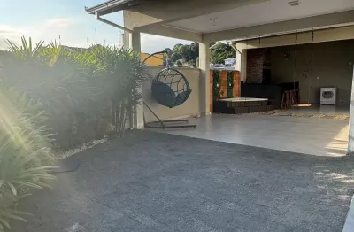 Lindo geminado em ótima localização no bairro parque guarani!