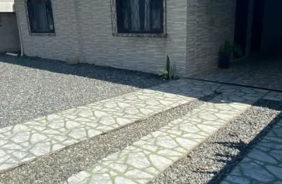 Linda casa com amplo terreno bem localizada no aventureiro