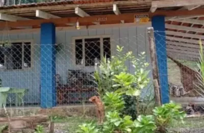 Chácara aconchegante e com amplo terreno em guaramirim