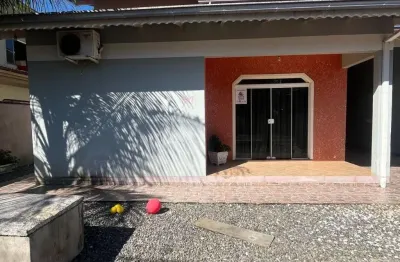 Linda casa averbada pronta para morar no bairro costa e silva