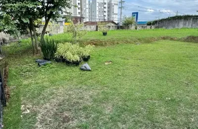 Amplo terreno em condomínio bem localizado no bairro boa vista