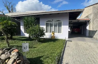 Linda casa averbada com edícula nos fundos no bairro floresta