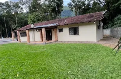 Ampla e aconchegante chácara escriturada no quiriri