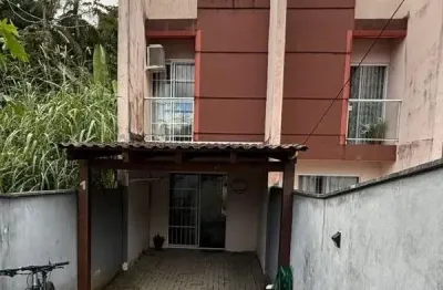 Aconchegante geminado pronto para morar no bairro santa catarina