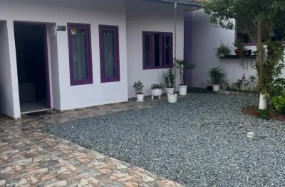 Charmosa casa escriturada e bem localizada no paranaguamirim