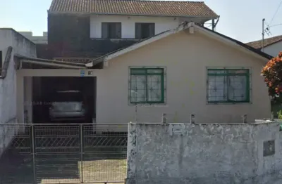 Casa com amplo terreno e totalmente averbada no adhemar garcia
