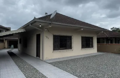 Casa aconchegante e bem localizada no bairro paranaguamirim