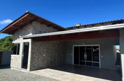 Linda casa na praia e bem localizada no bairro itajuba em barra velha