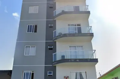 Apartamento semi mobiliado em ótima localização no guanabara