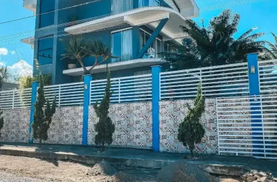 Belíssima casa de alto padrão na praia de itacolomi em piçarras