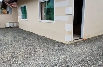 Linda casa com piscina em ótima localização no bairro  joão costa