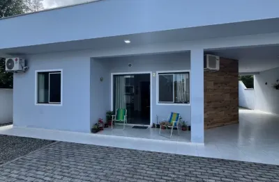 Linda casa pronta para morar e próxima a praia em são francisco do sul