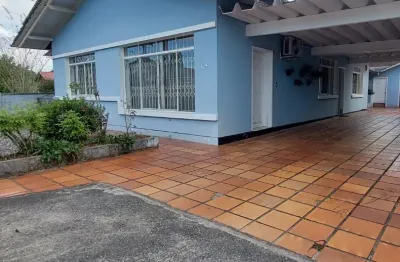 Linda casa com amplo terreno em ótima localização no são marcos