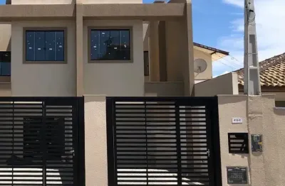 Lindo geminado pronto para morar e perto da praia no centro de piçarras