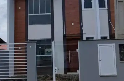 Lindo geminado pronto para morar localizado no centro de navegantes