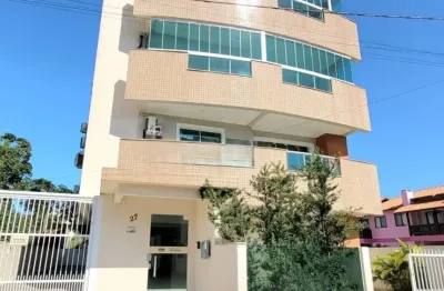 Linda cobertura totalmente mobiliada apenas 350 metros da praia do mariscal