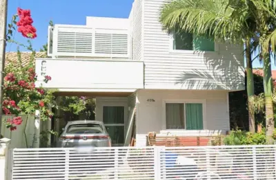 Lindo casa totalmente mobiliada pronta para morar próximo a praia em canto grande