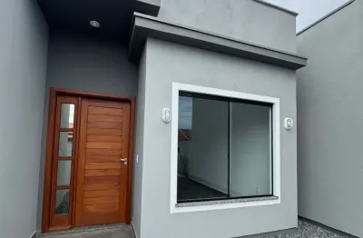 Lindo geminado na praia pronto para morar no bairro quinta dos açorianos