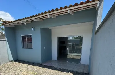 Linda e aconchegante casa pronta para morar no centro de araquari