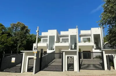 Lindo Geminado Pronto para Morar em Excelente Localização no bairro São Marcos em Joinville