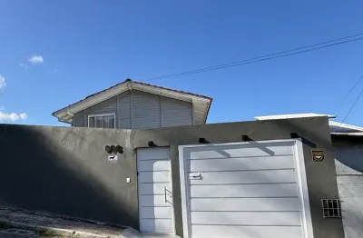 Linda Casa com Edícula Pronta para Morar no bairro Jardim Aquarius em Palhoça