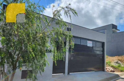 Casa com arquitetura moderna no residencial monreale