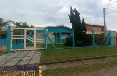 Linda casa com piscina - próxima ao parque das corujas