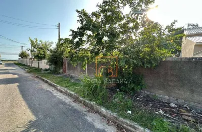 Terreno com 411m² a poucos metros da praia do centro em são pedro da aldeia /rj