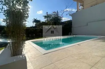 Linda casa no condominio residencial 6 toda reformada excelente localização.