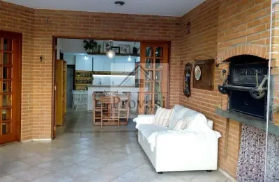 Alphaville residencial 4 (santana de parnaíba) - magnífica casa no residencial 4 c/ 4 suítes (1 master) | 453m² | hidro | r$ 3.100.000,00