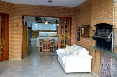 Alphaville residencial 4 (santana de parnaíba) - magnífica casa no residencial 4 c/ 4 suítes (1 master) | 453m² | hidro | r$ 3.100.000,00