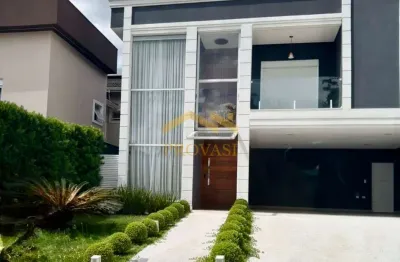Alphaville 11 - Casa em Condomínio com 380 metros, 4 suítes e 4 vagas de garagem, para venda e locação
