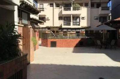 Casa duplex  com porteira fechada a duas quadras da praia do recreio posto 9 com 220 m com 3 quartos sendo 2 suítes