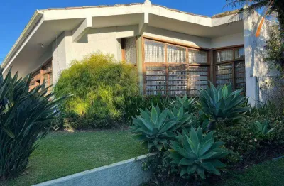 Casa com 3 dormitórios à venda, 235 m² por r$ 2.100.000,00 - córrego grande - florianópolis/sc