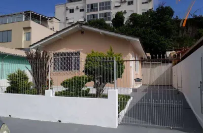 Casa com 2 dormitórios à venda, 129 m² por r$ 955.000,00 - barreiros - são josé/sc