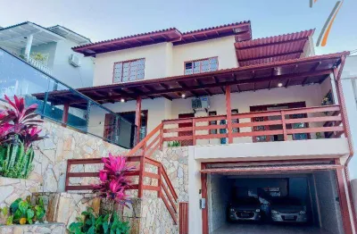 Casa com 3 dormitórios à venda, 500 m² por R$ 1.600.000,00 - Centro - São José/SC