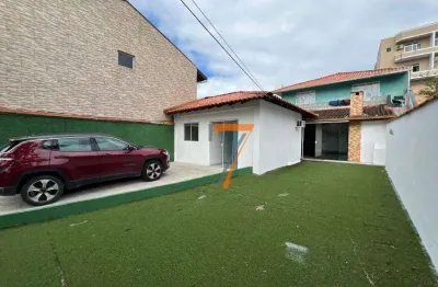 Casa com 3 dormitórios para alugar, 180 m² por R$ 7.138,48/mês - Barreiros - São José/SC
