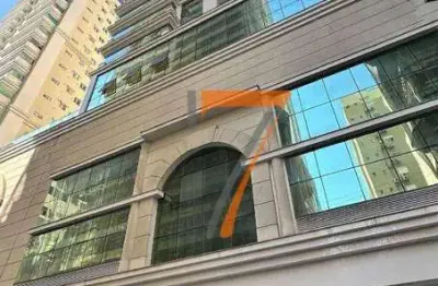 Apartamento com 4 dormitórios à venda, 162 m² por R$ 3.200.000,00 - Meia Praia - Itapema/SC