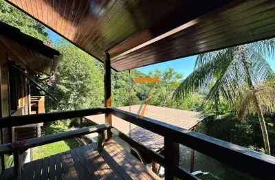 Casa com 4 dormitórios à venda, 220 m² por R$ 1.600.000,00 - Boa Vista - Biguaçu/SC