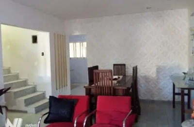 Casa duplex no satélite com 450m² de terreno e 250m² de construida