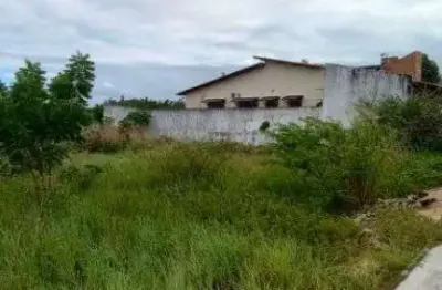 Terreno à venda na Rua Silvino Serafim de Medeiros, 55, Candelária, Natal