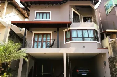 Sobrado em condomínio no nova paulista, jandira - 2 quartos, suíte, hidromassagem, piscina e área gourmet!